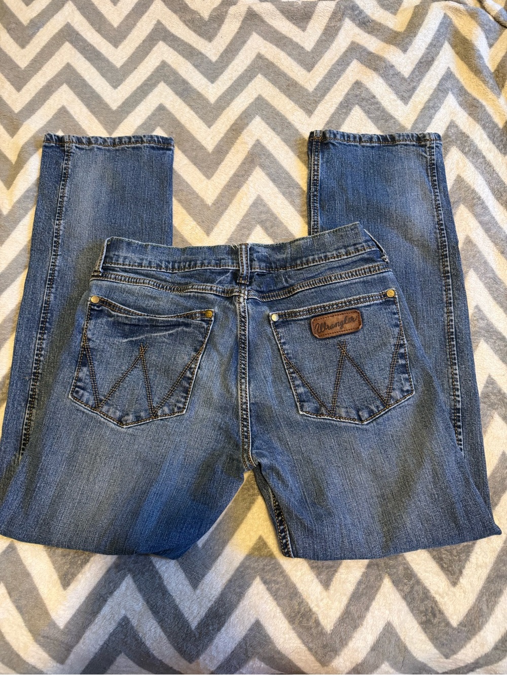 Wrangler Men’s Classic Blue Straight-Leg Jeans